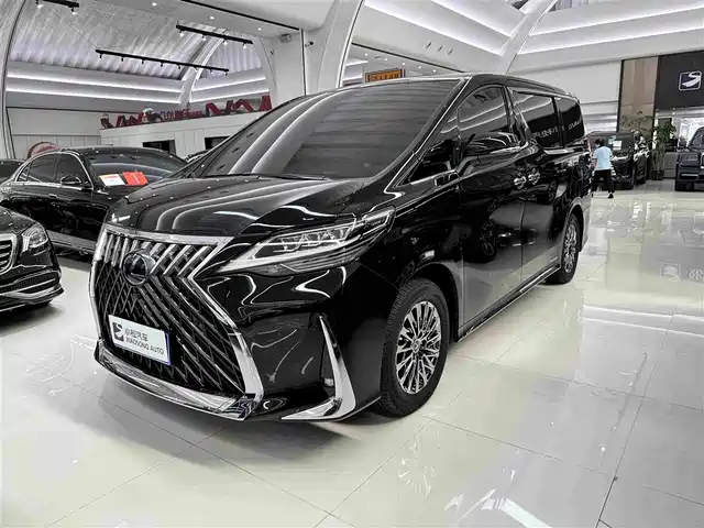 Lexus LM 300h, 7 мест, Элегант