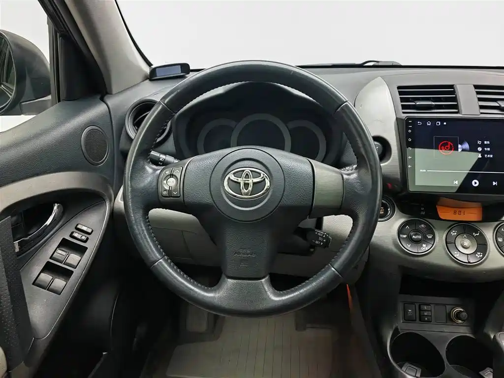 Photo 11 - Toyota RAV4 Rongfang