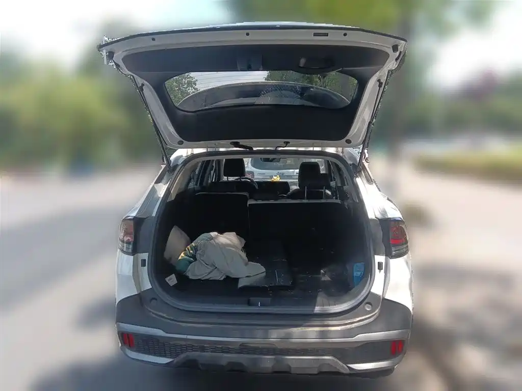 Kia Sportage 2023 1.5T 2WD Premium Edition фото 10