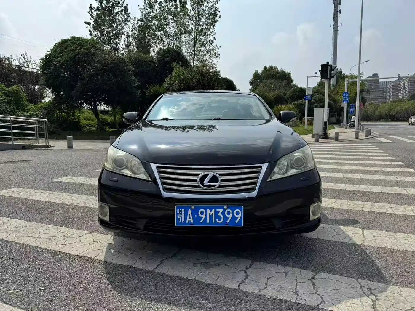 Фото 2 - Lexus ES