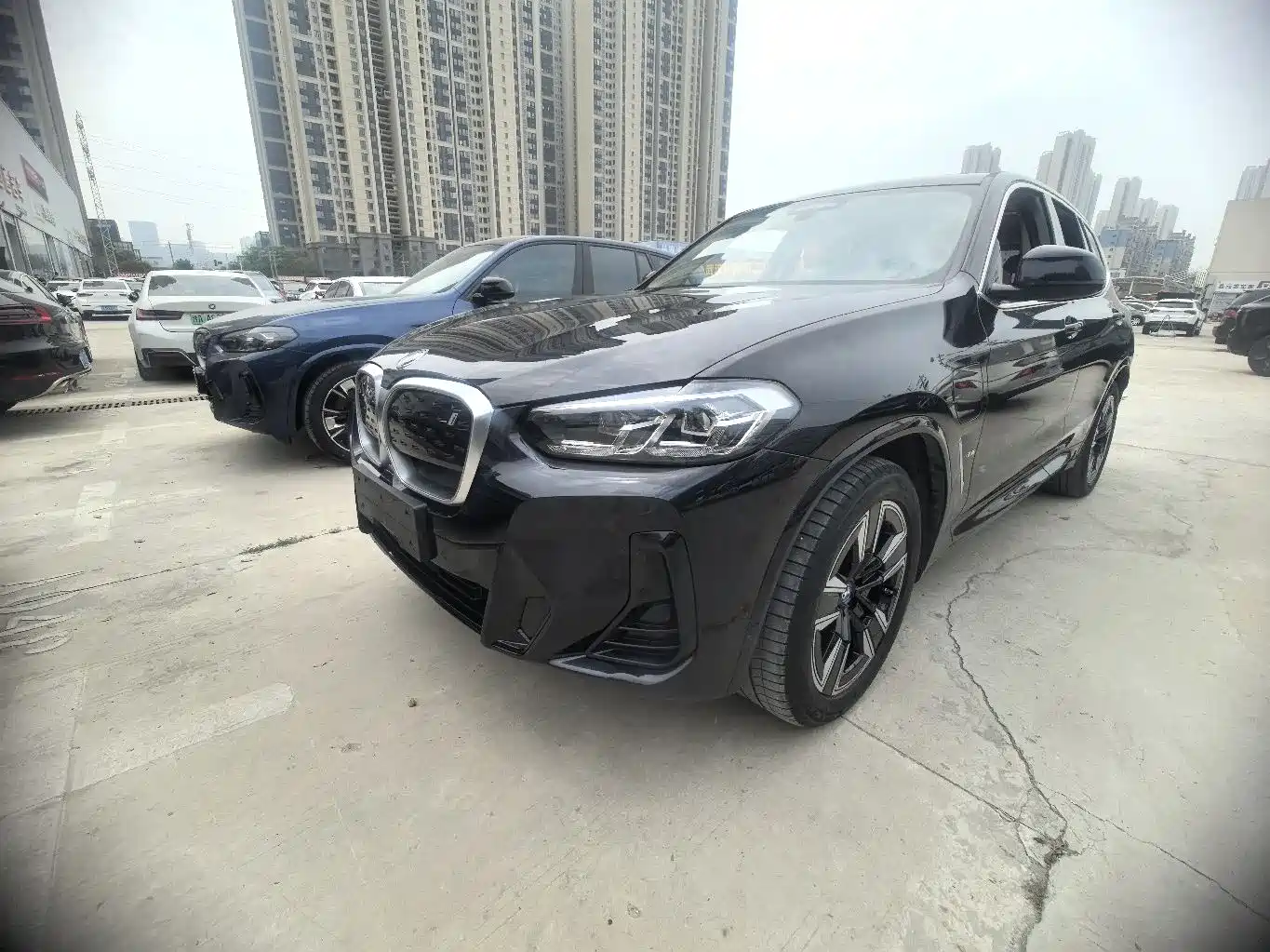 BMW IX3