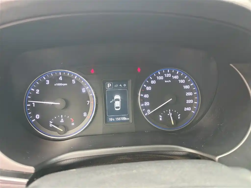 Hyundai Mistra 2016 1.8L Automatic Smart GLS фото 12
