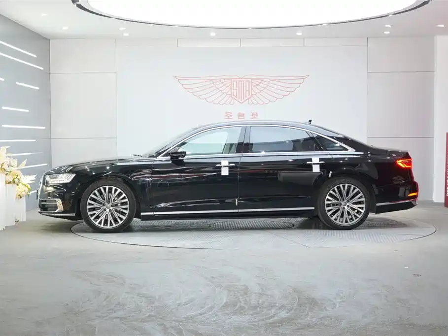 Audi A8 2019 Facelift Plus A8L 50 TFSI quattro Luxury фото 2