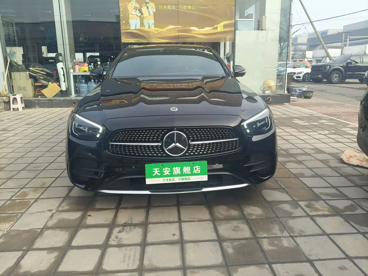 MERCEDES-BENZ E CLASS