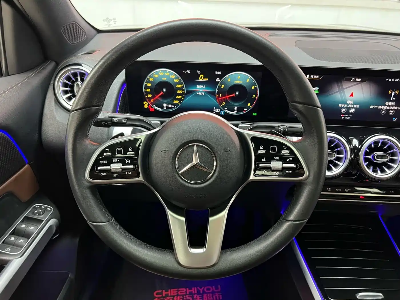 MERCEDES-BENZ GLB