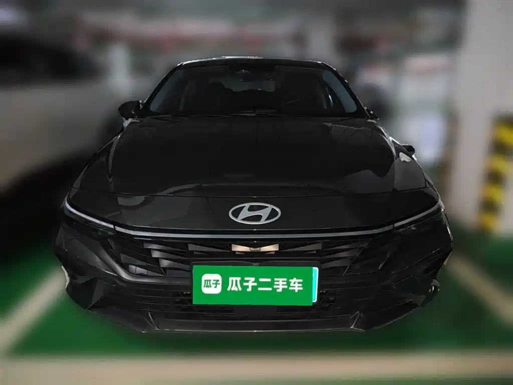 Hyundai Elantra 2023 Model 1.5L CVT LUX Premium Edition фото 3