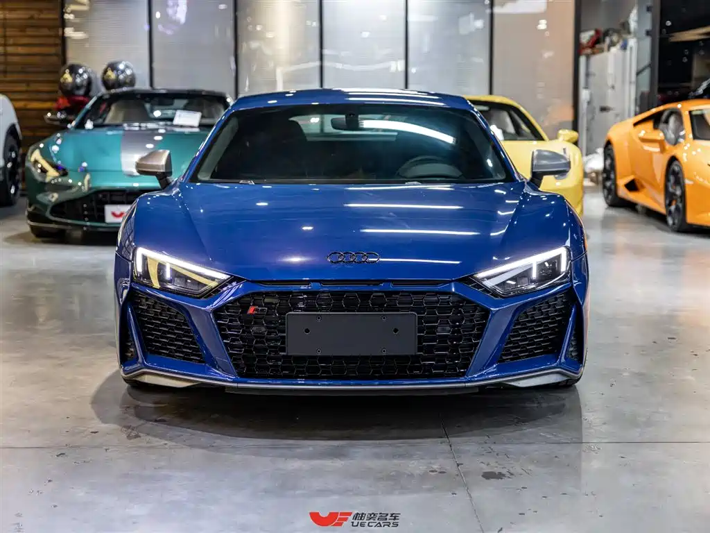 Фото 2 - Audi R8