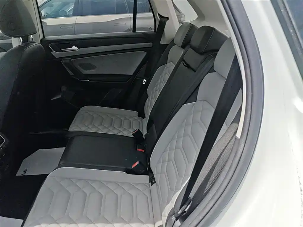 Volkswagen Tayron 2023 300TSI 2WD Luxury Plus Advanced Edition фото 24