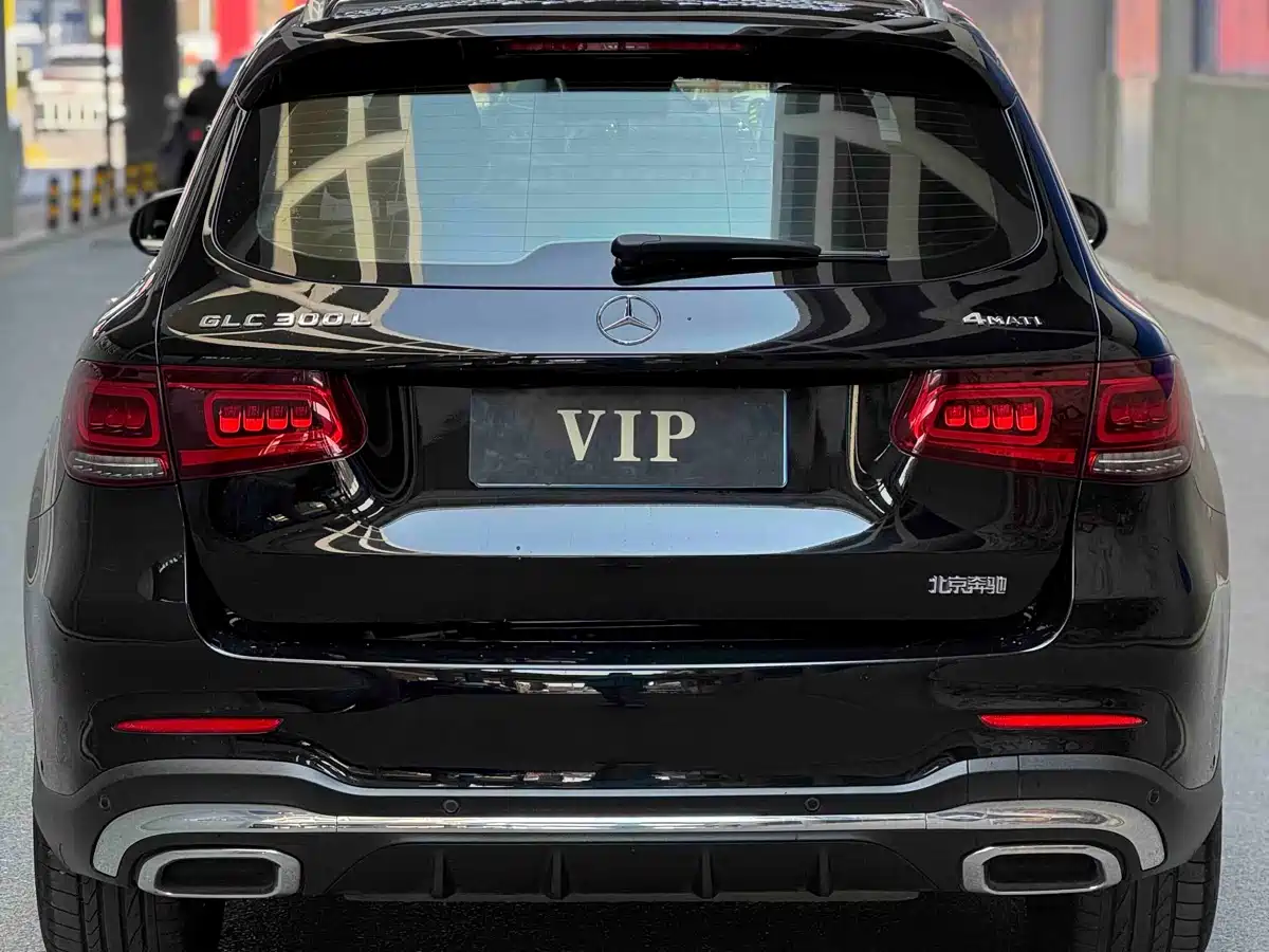 MERCEDES-BENZ GLC
