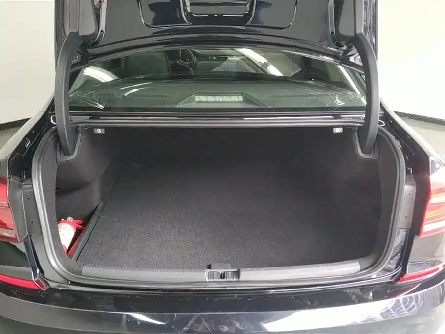 Volkswagen Passat 2017 330TSI DSG Prestige фото 4