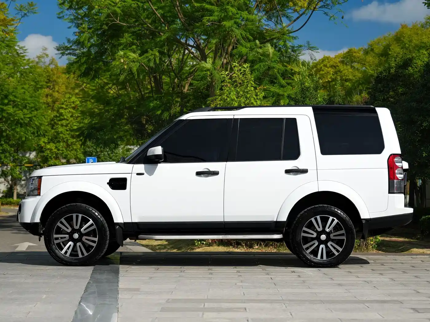 Фото 4 - Land Rover Discovery