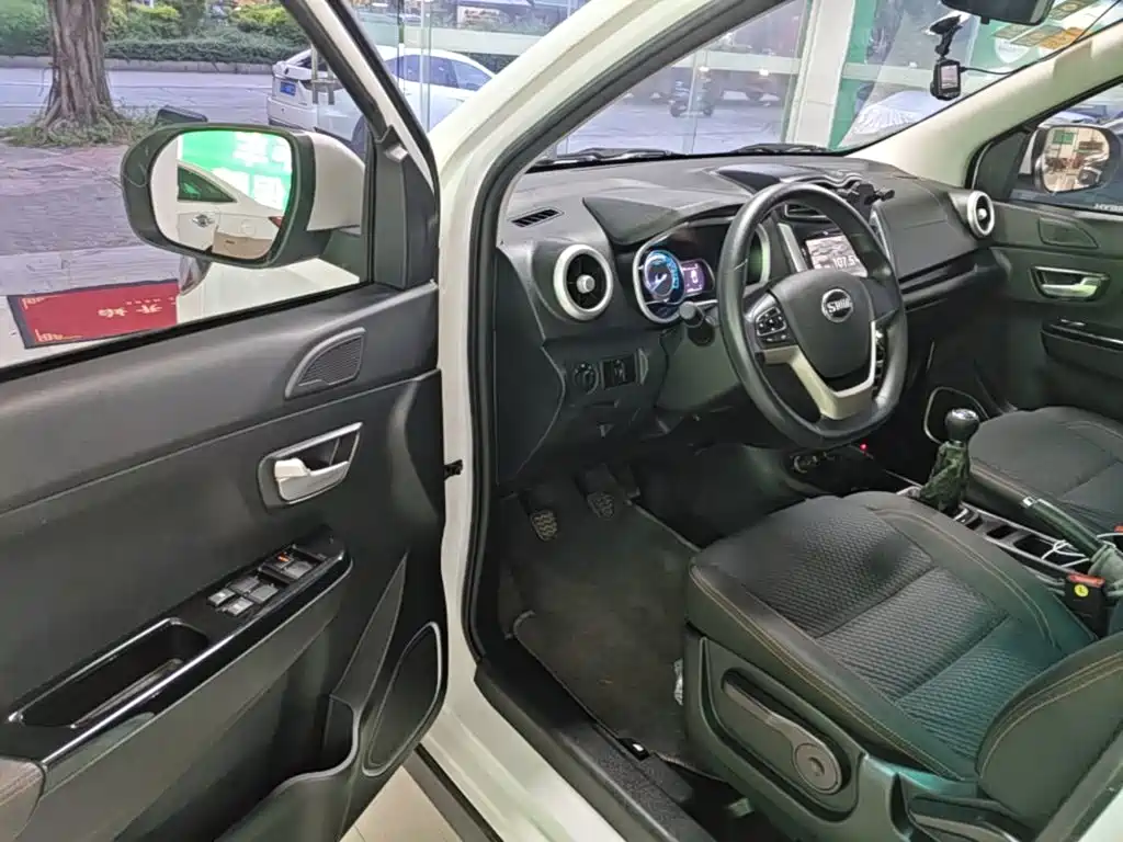 SWM Motor SWM X3 2017 2017 1.5T Manual Fashion