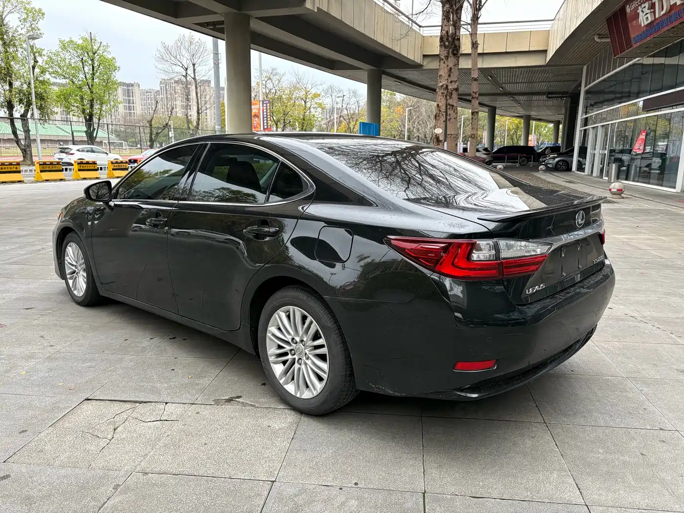 Lexus ES 2015 200 Elite Edition фото 7