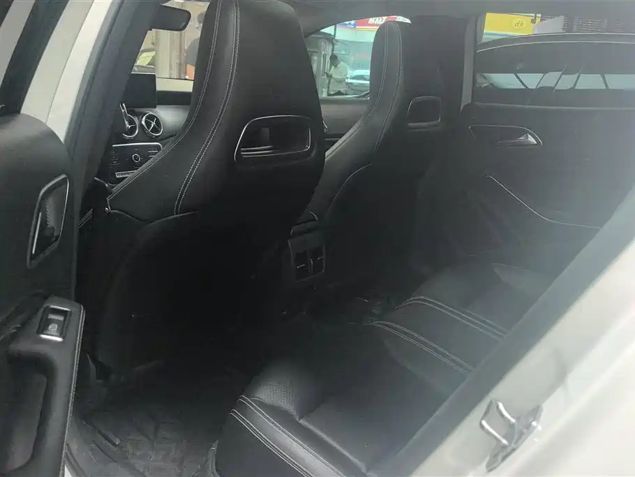 Mercedes-Benz GLA 2018 GLA 200 Dynamic фото 11