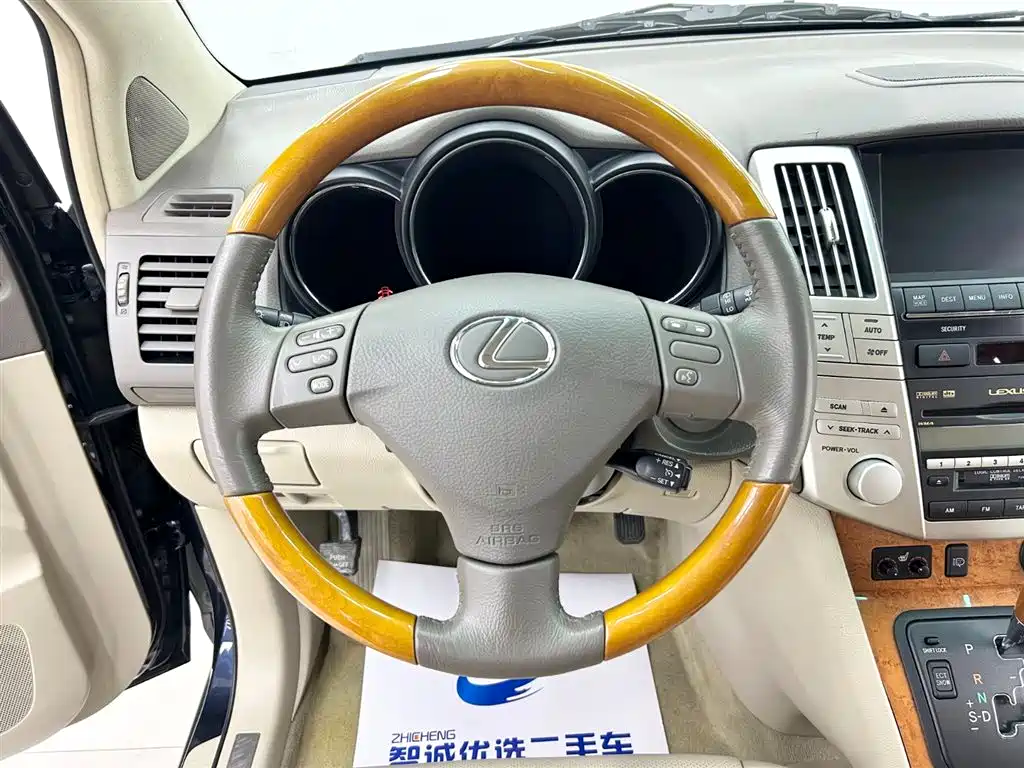 Lexus RX Classic 2006 350 фото 17