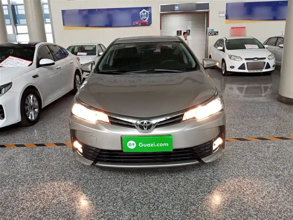 Toyota Corolla 2017 Facelift 1.2T S-CVT GL-i фото 3