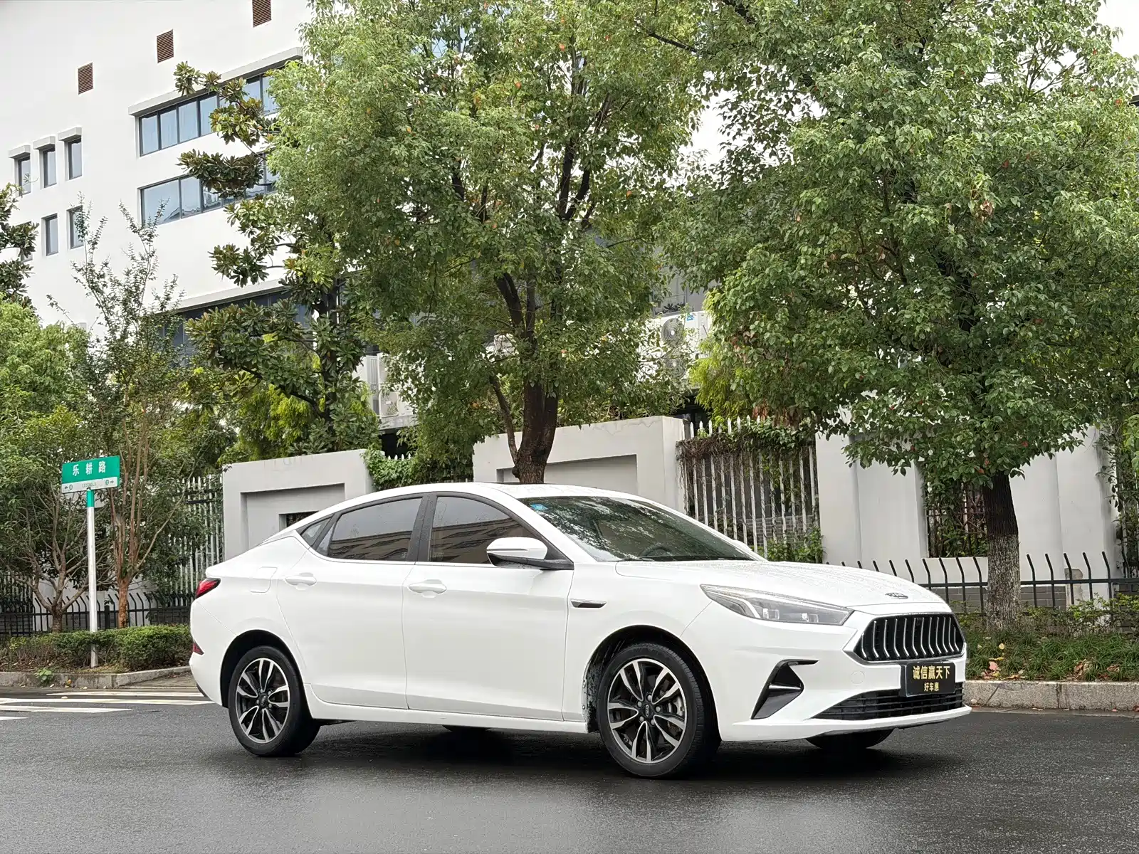 Фото 3 - JAC JAC J7