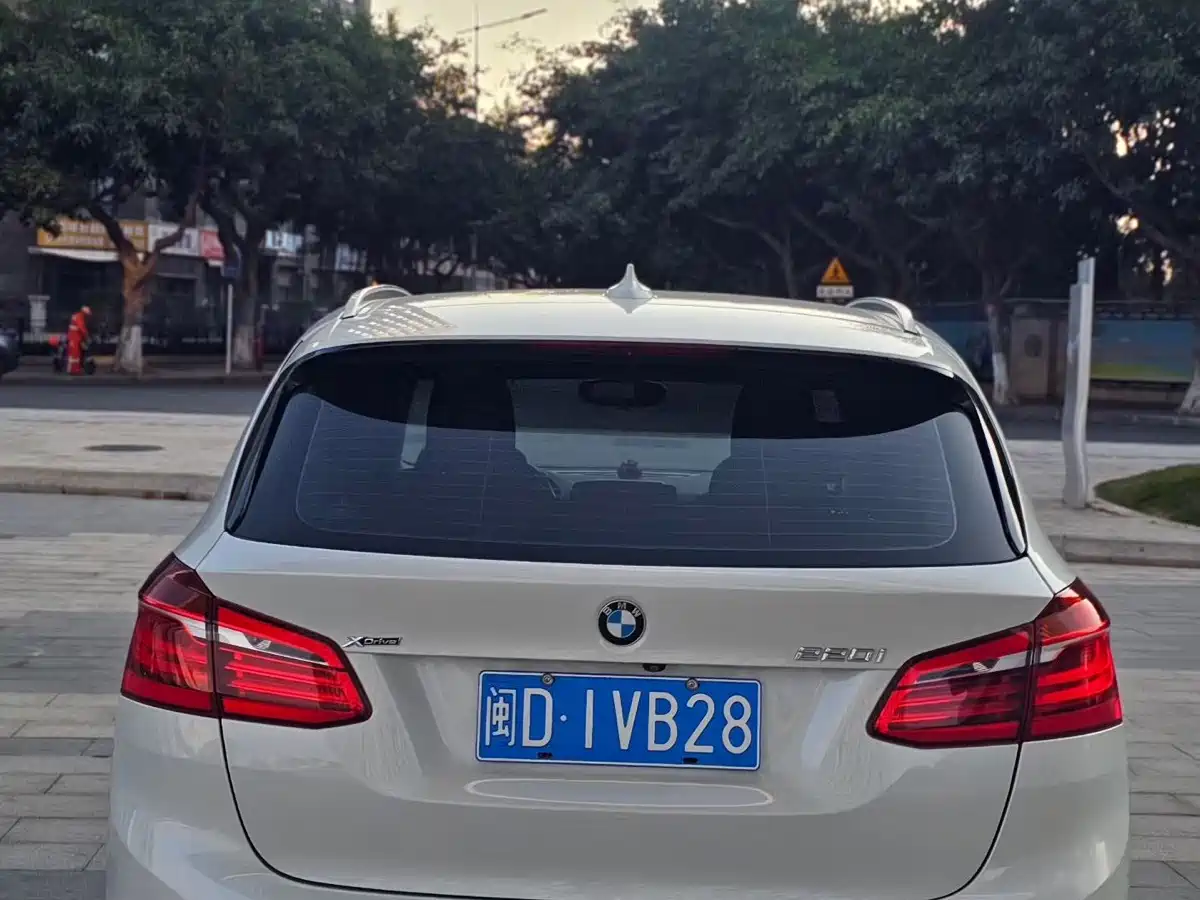 BMW 2 Series Touring 2016 2016 220i Leading Model