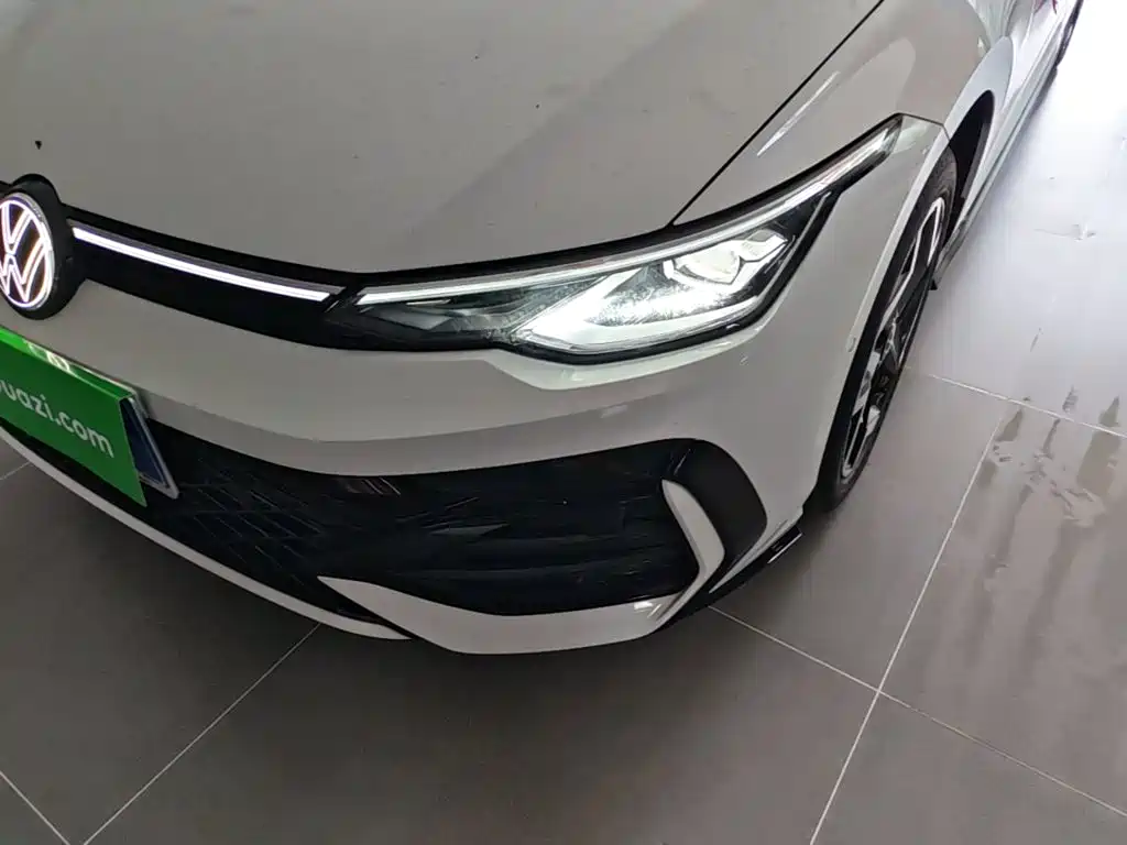 Volkswagen Golf 2026 2025 Second Facelift 300TSI R-Line