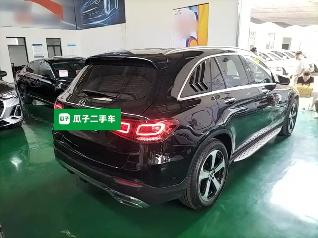 MERCEDES-BENZ GLC