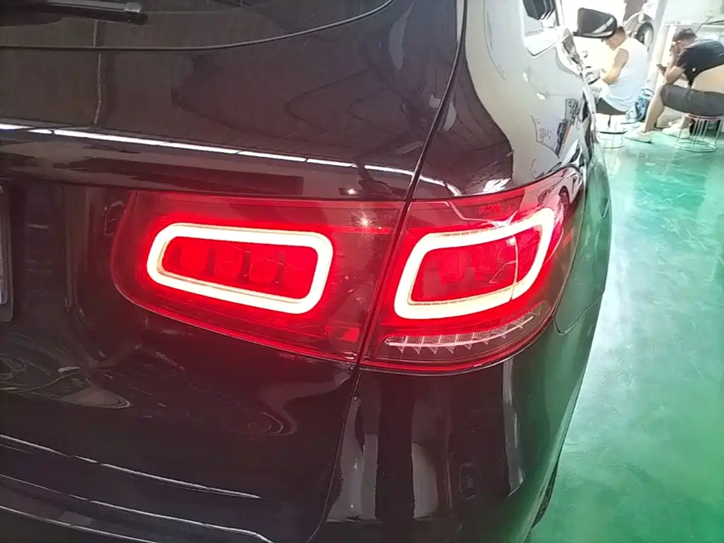 MERCEDES-BENZ GLC