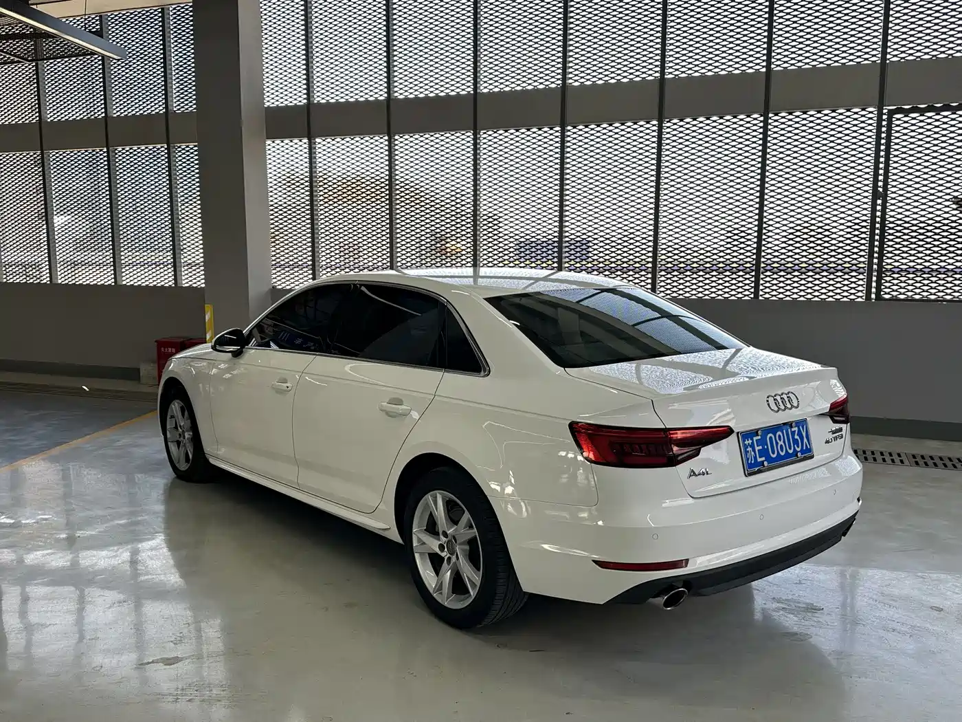 Audi A4L 2017 Plus 40 TFSI Progressive фото 8