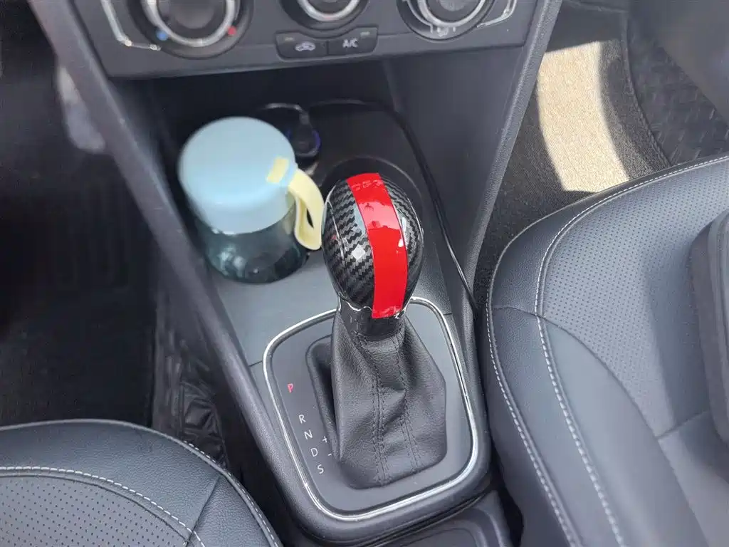 Volkswagen Polo 2014 1.4L Automatic Comfort Edition фото 7