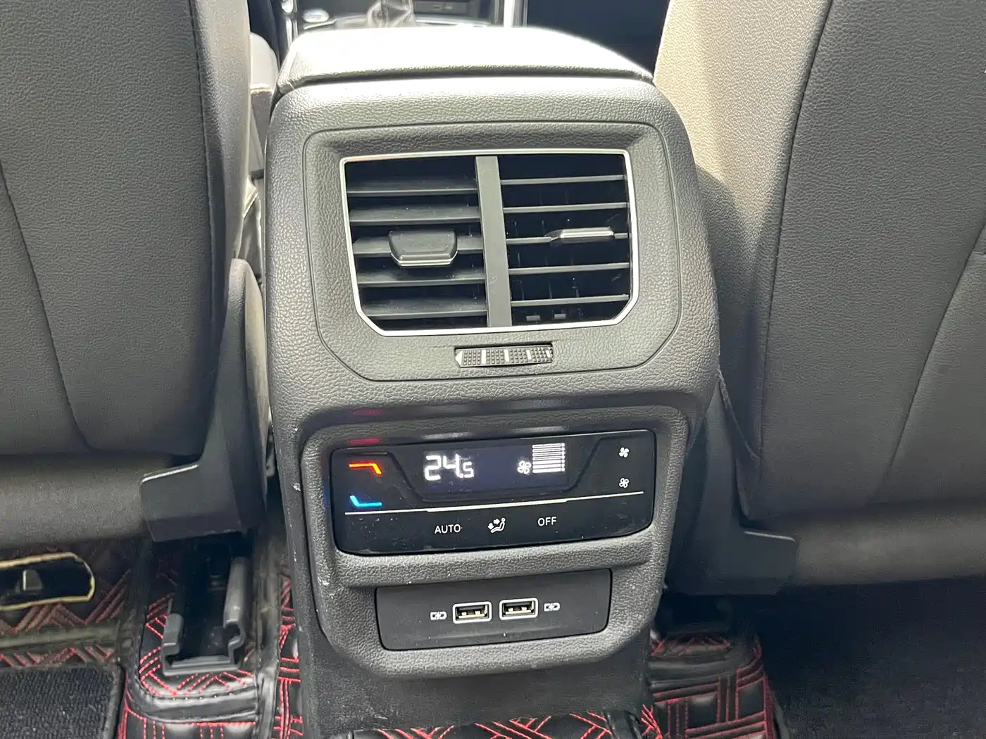 Volkswagen Tayron 2021 380TSI 4WD R-Line Smart Connect фото 19