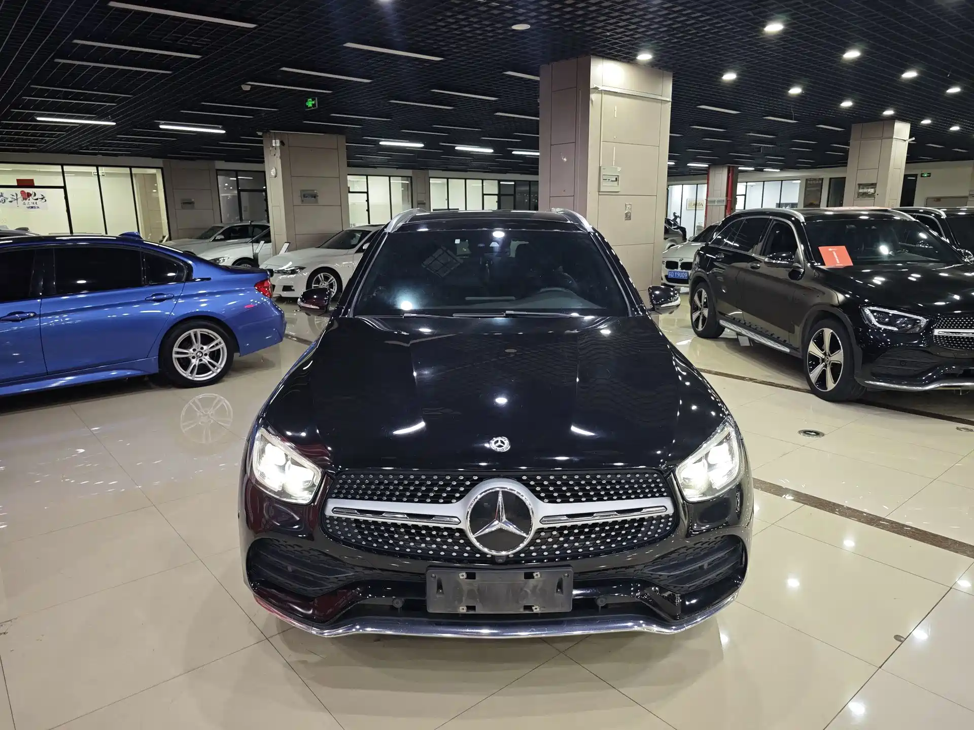 Фото 1 - Mercedes-Benz GLC