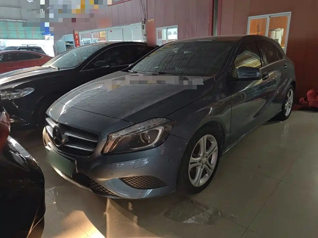 Mercedes-Benz A-Class (Import) 2015 A 180 фото 2