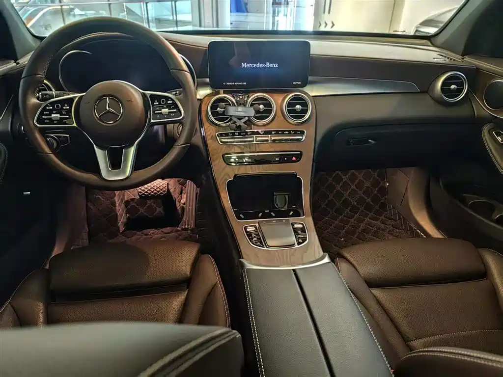 Mercedes-Benz GLC 2022 Facelift GLC 300 L 4MATIC Dynamic Collector's Edition фото 4