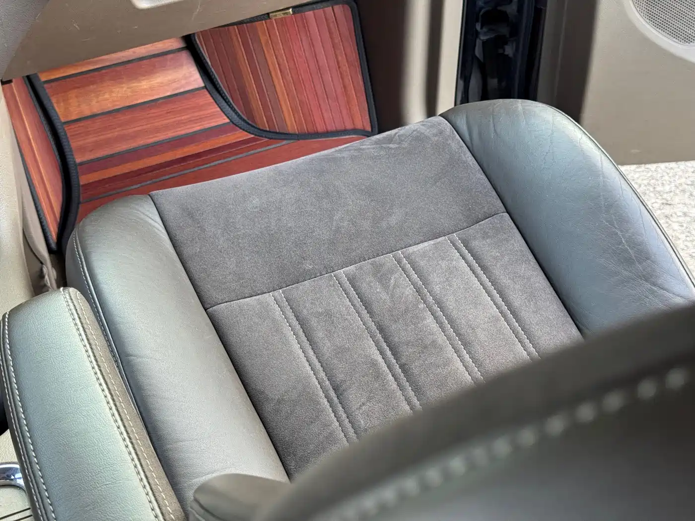 Chrysler Grand Voyager (Import) 2014 2013 3.6L Luxury Edition