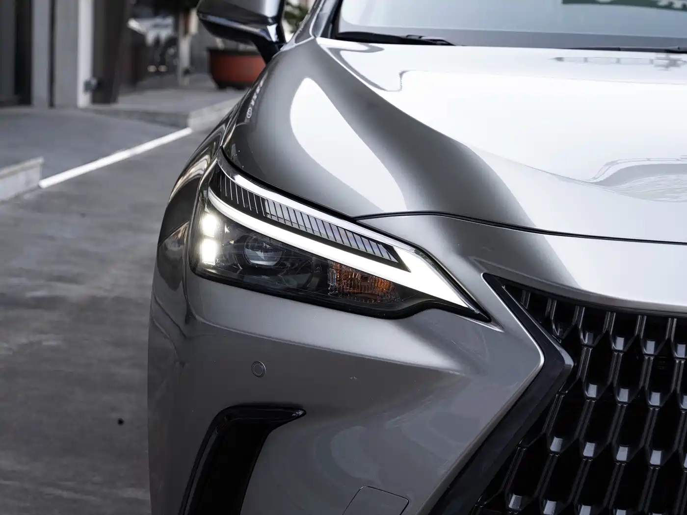 Lexus NX 2023 2022 350h FWD Joy Creation Edition