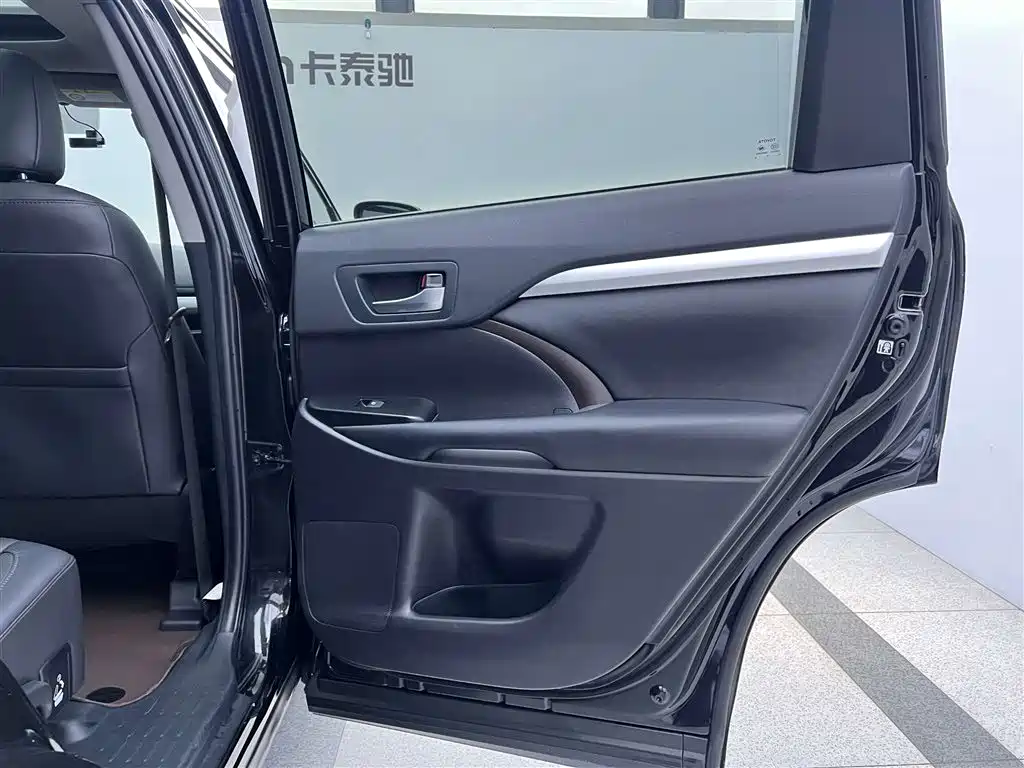 Toyota Highlander 2020 2.0T 4WD Millionth Anniversary Edition 7-Seater фото 26