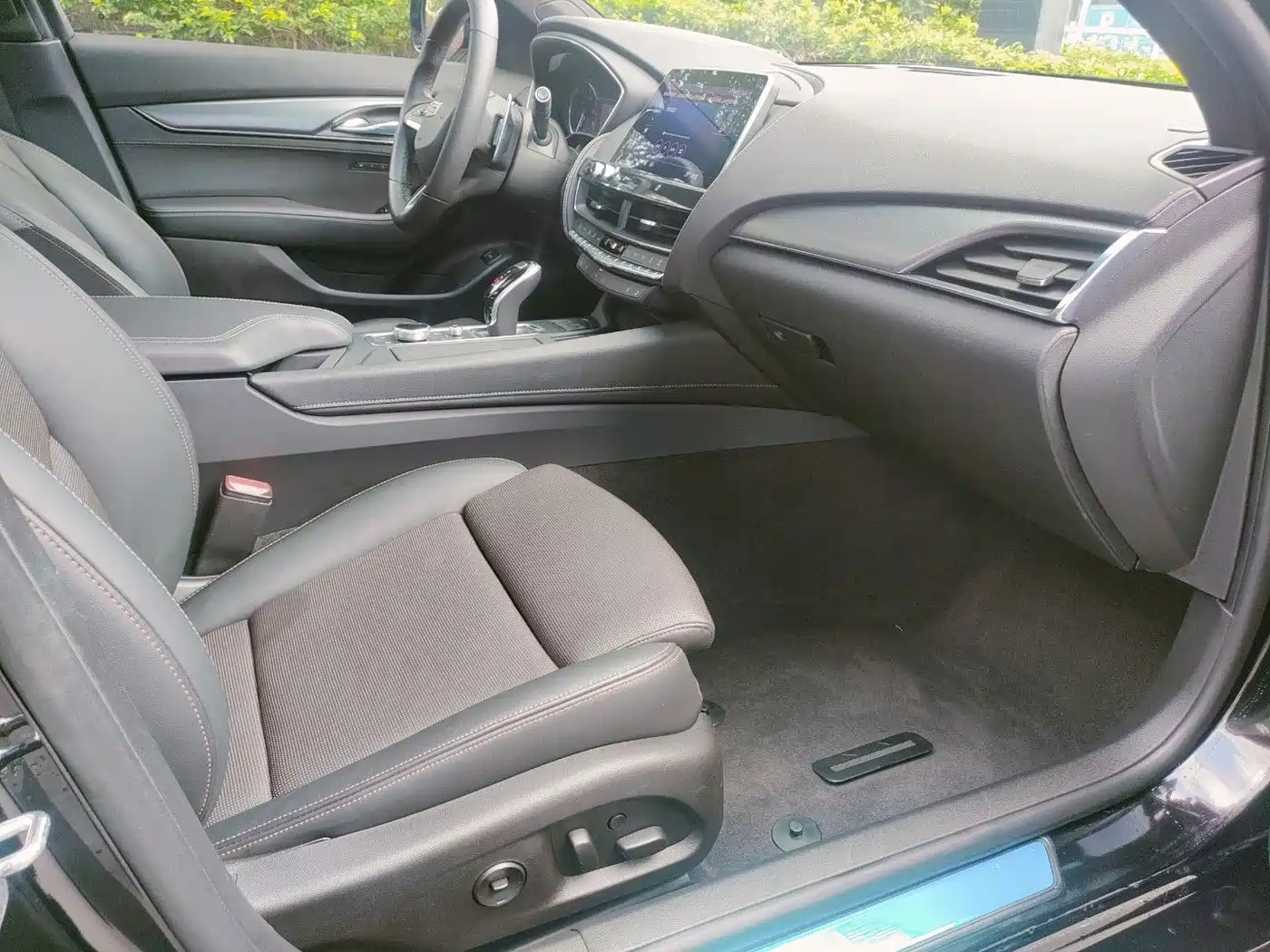 Фото 20 - Cadillac CT5