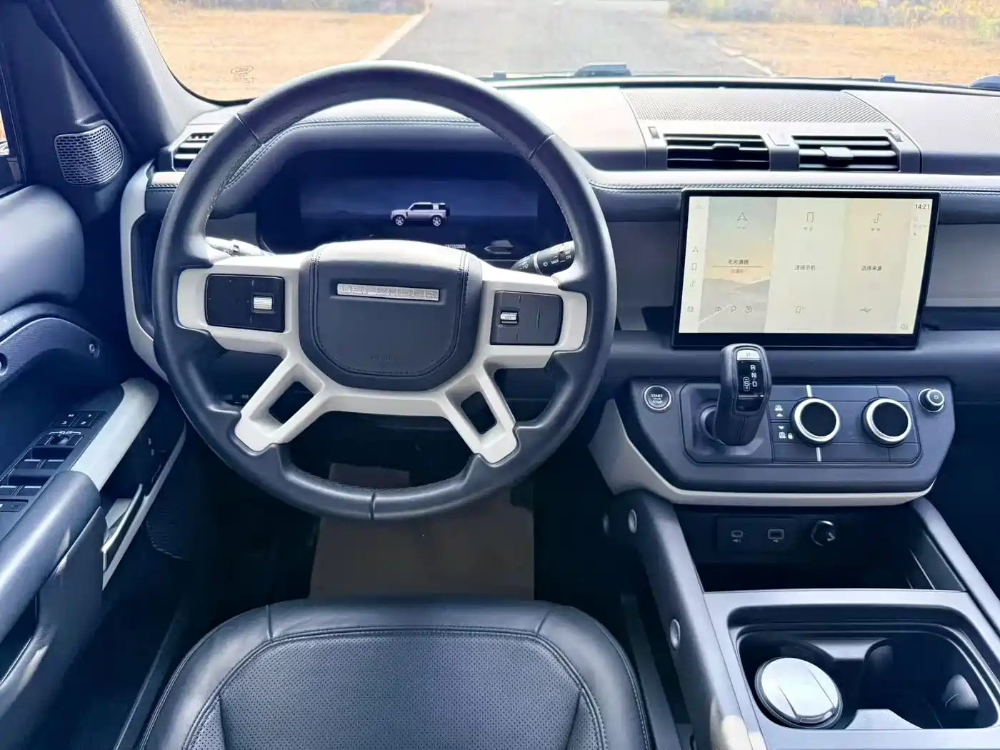 Land Rover Defender 2023 Model 110 3.0T P400 Dark Special Edition фото 15