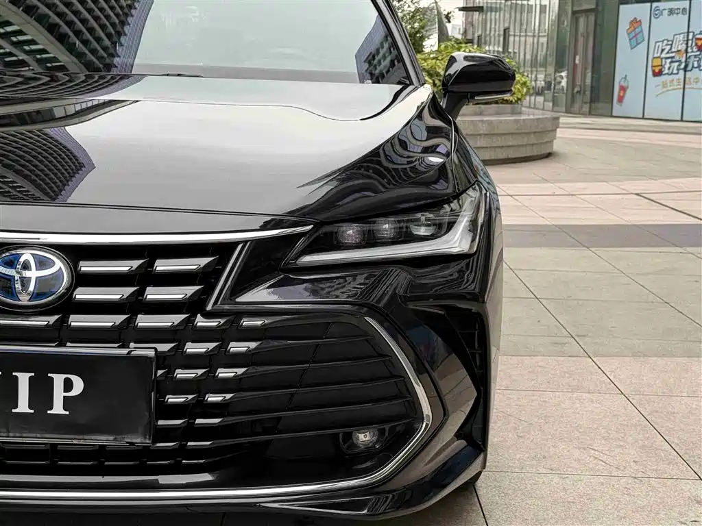 Toyota Avalon 2022 Hybrid 2.5L Luxury Edition фото 10