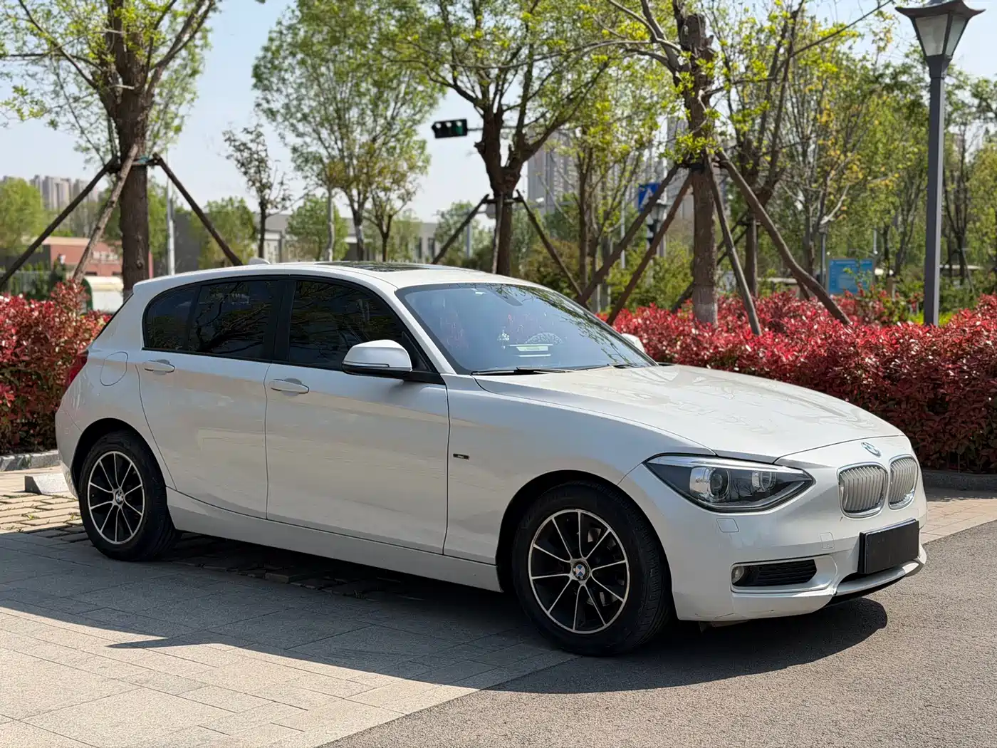 BMW 1 Series (Import) 2013 Facelift 116i Urban Model фото 3