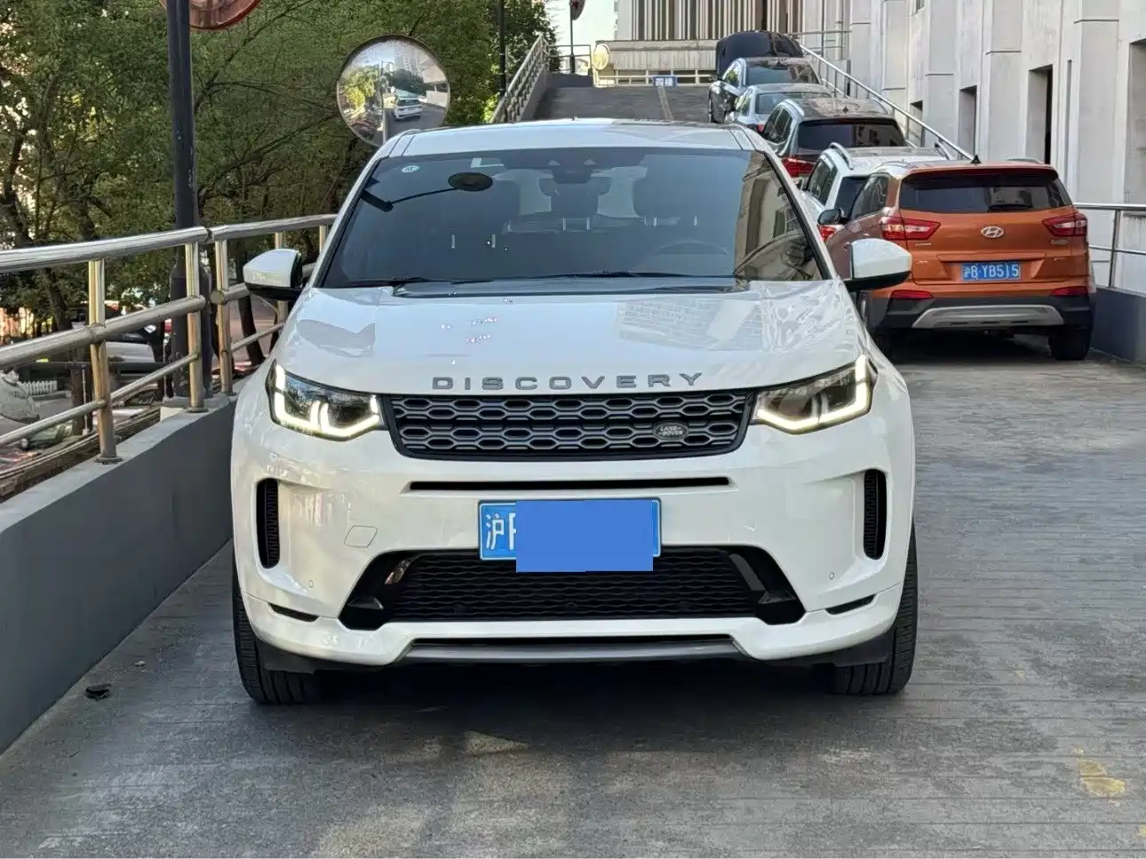 Land Rover Discovery Sport 2020 249PS R-Dynamic Performance фото 2
