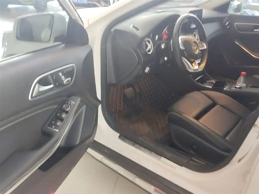 Mercedes-Benz GLA 2019 GLA 200 Fashion фото 12