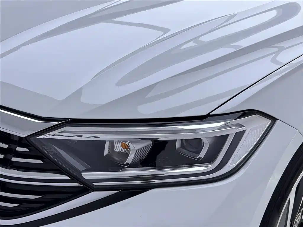 Volkswagen Sagitar 2023 300TSI DSG Surpassing Edition фото 9