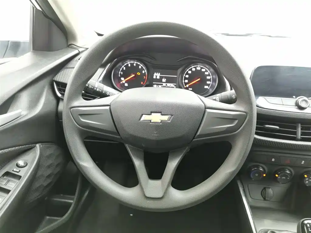 CHEVROLET KOVOZ