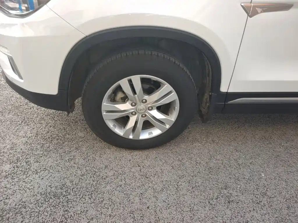 Фото 23 - Changan CS75