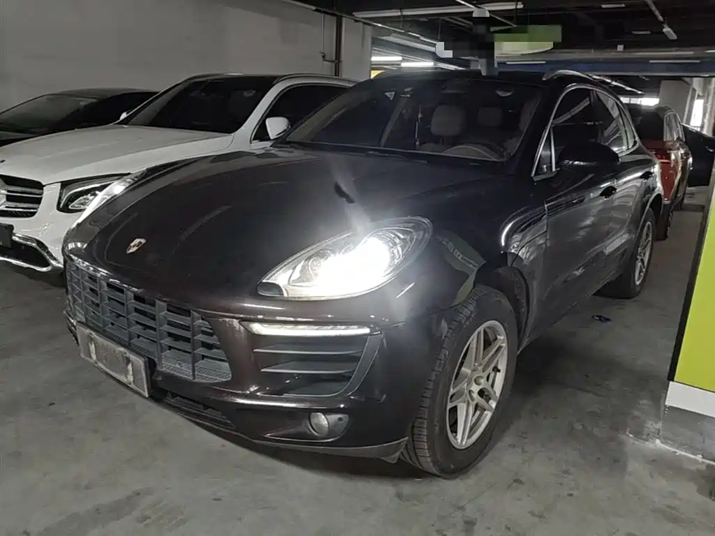 Porsche Macan 2016 Macan 2.0T фото 2