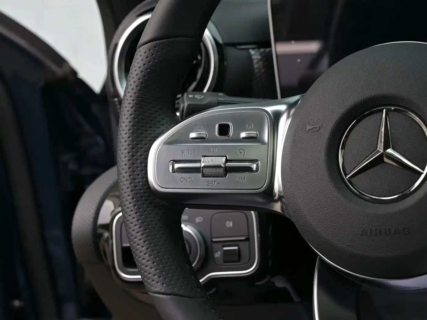 Mercedes-Benz A-Class 2019 A 200 L Sport Sedan фото 14