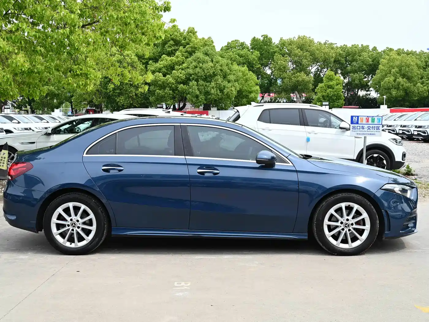 Mercedes-Benz A-Class 2019 A 200 L Sport Sedan фото 7