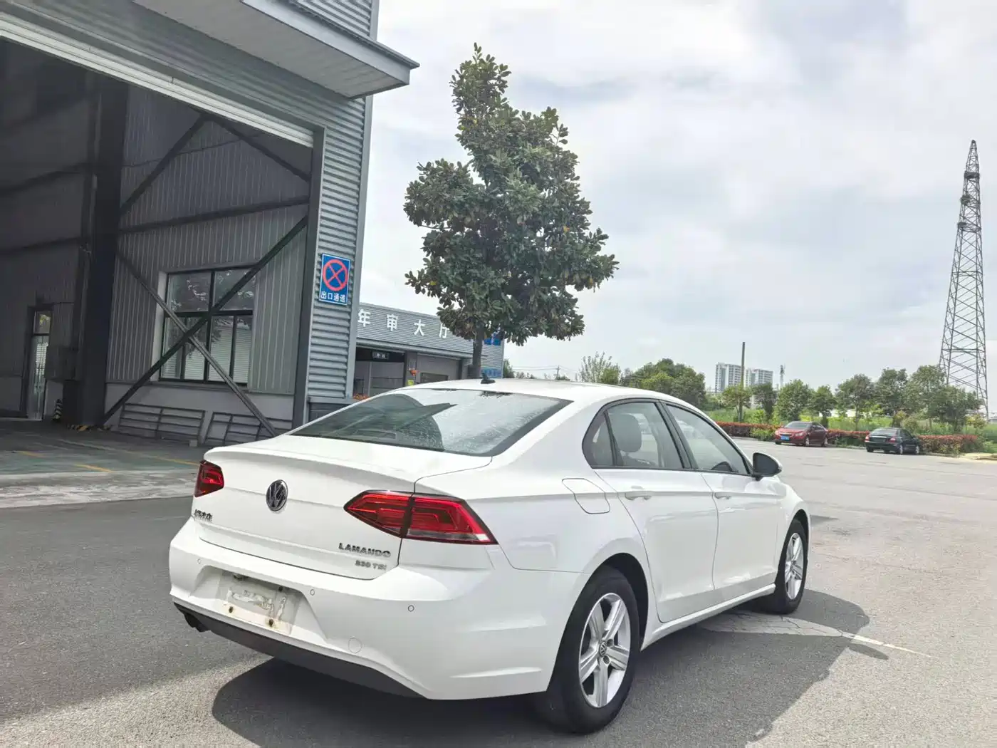 Volkswagen Lamando 2017 230TSI DSG Trend Edition фото 5