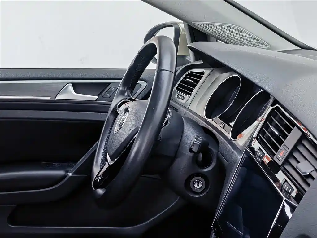 Volkswagen Golf 2016 1.6L Automatic Comfort фото 22