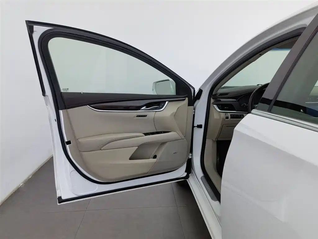Cadillac XTS 2013 36S Platinum Edition фото 8