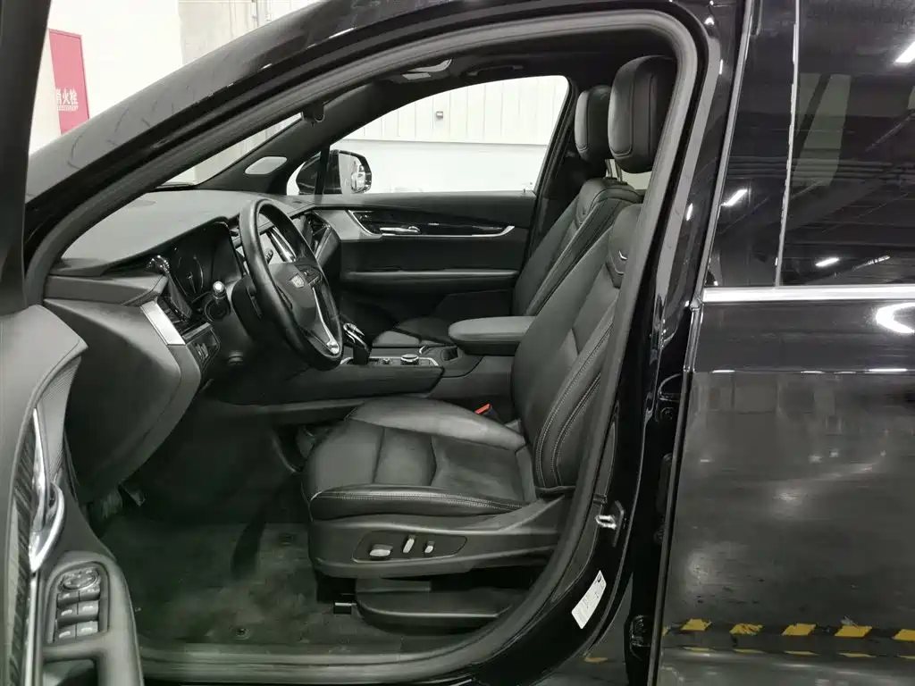 Cadillac XT6 2022 2.0T 6-Seater 4WD Luxury Edition фото 10